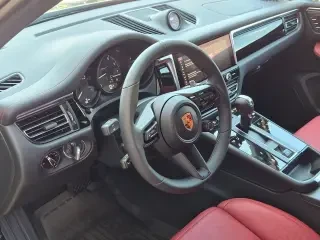 2026 Porsche Macan T - Image 29 of 31
