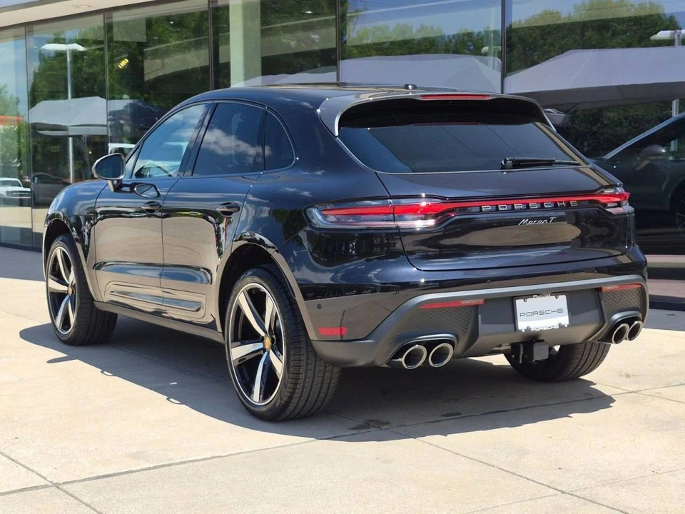 2026 Porsche Macan T - Image 3 of 5