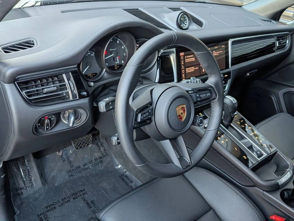 2026 Porsche Macan T - Image 4 of 5