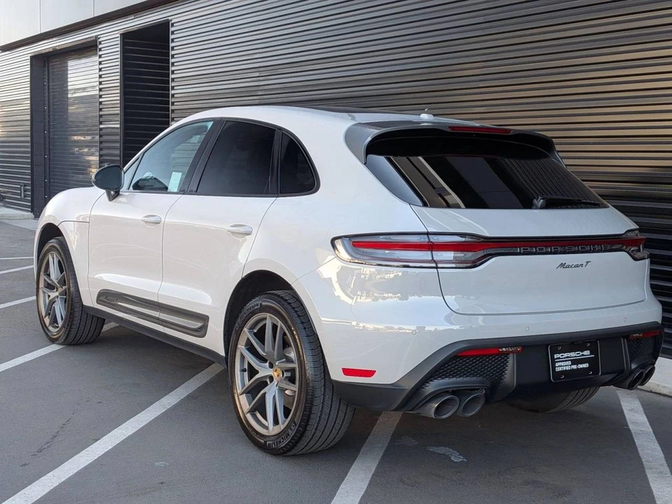2026 Porsche Macan T - Image 3 of 5
