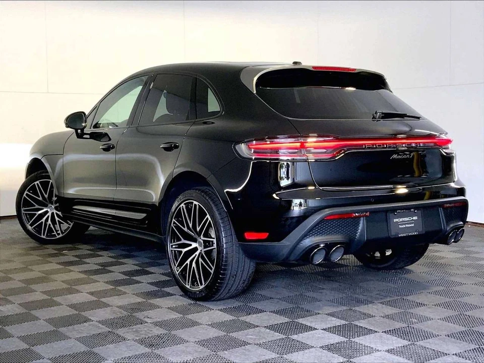 2026 Porsche Macan T - Image 3 of 5