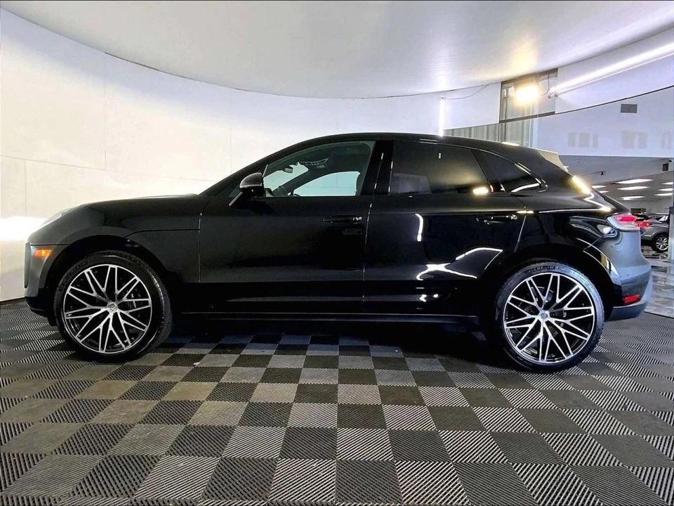 2026 Porsche Macan T - Image 2 of 5