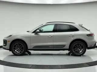 2026 Porsche Macan T - Image 13 of 31
