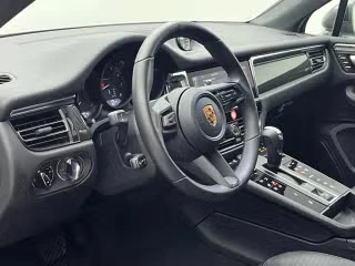 2026 Porsche Macan T - Image 25 of 31