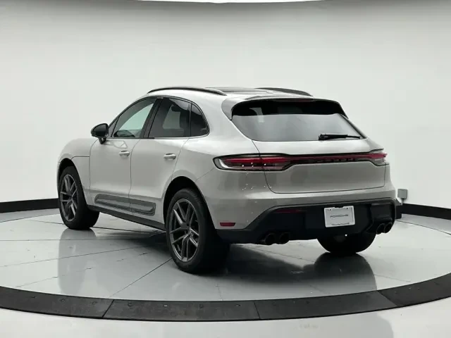 2026 Porsche Macan T - Image 22 of 31