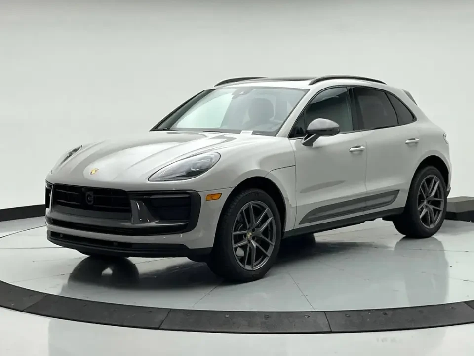 2026 Porsche Macan T - Image 7 of 31