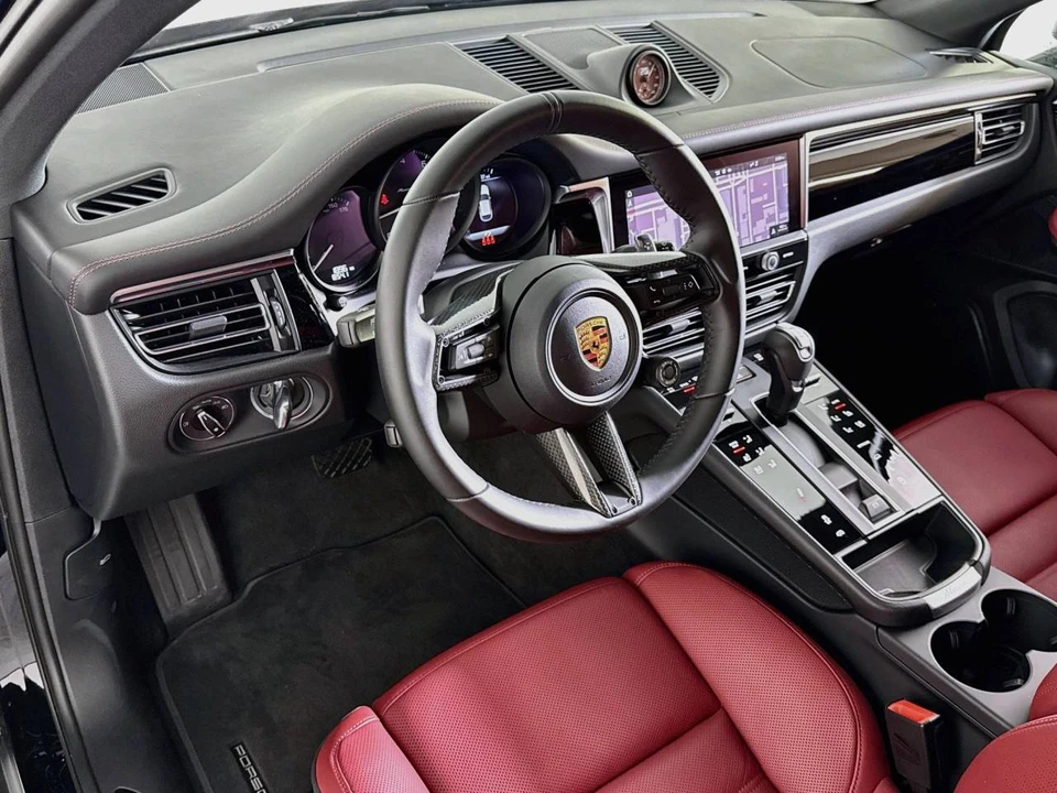 2026 Porsche Macan T - Image 4 of 4