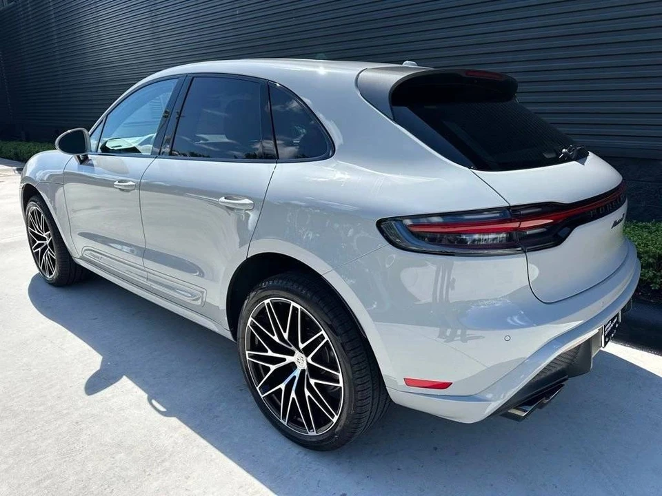 2026 Porsche Macan T - Image 3 of 5
