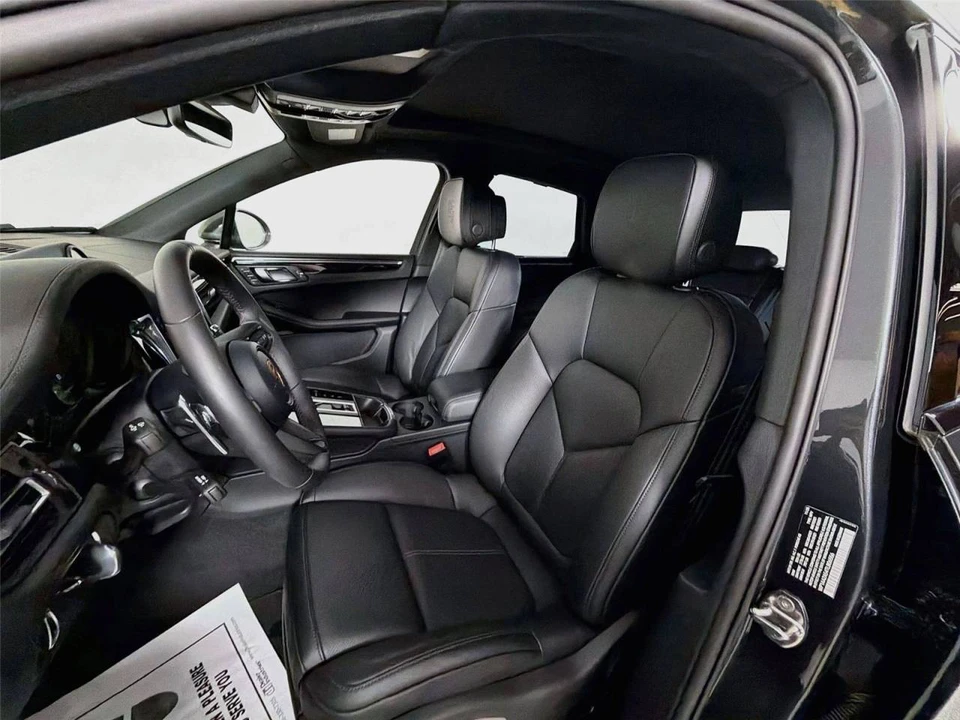 2026 Porsche Macan T - Image 5 of 5