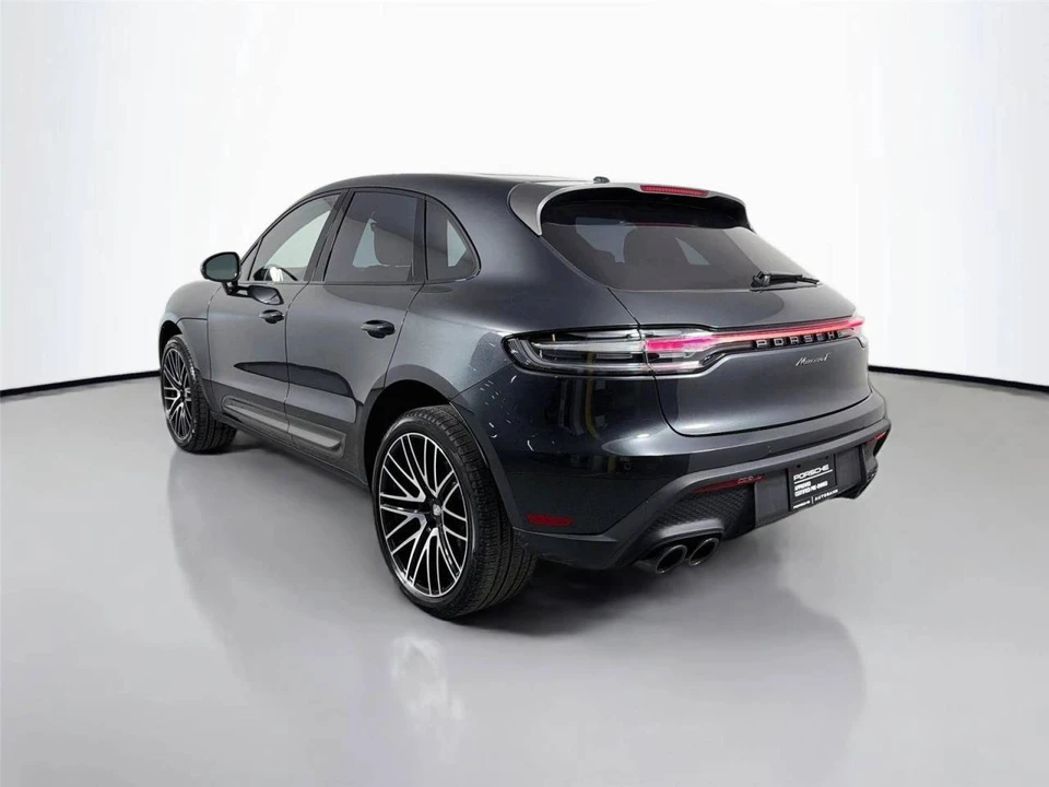 2026 Porsche Macan T - Image 3 of 5