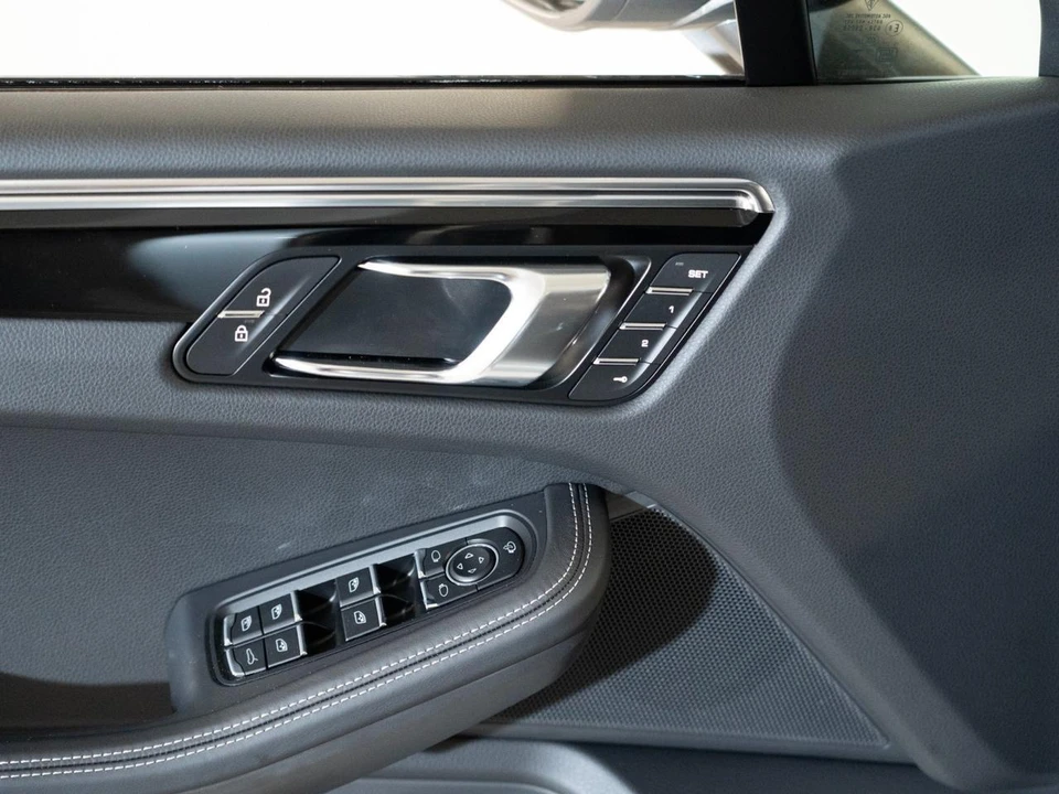 2026 Porsche Macan T - Image 17 of 29