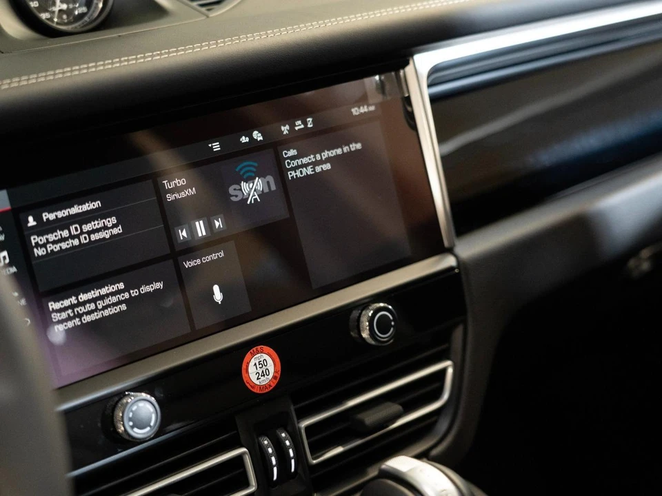 2026 Porsche Macan T - Image 21 of 29