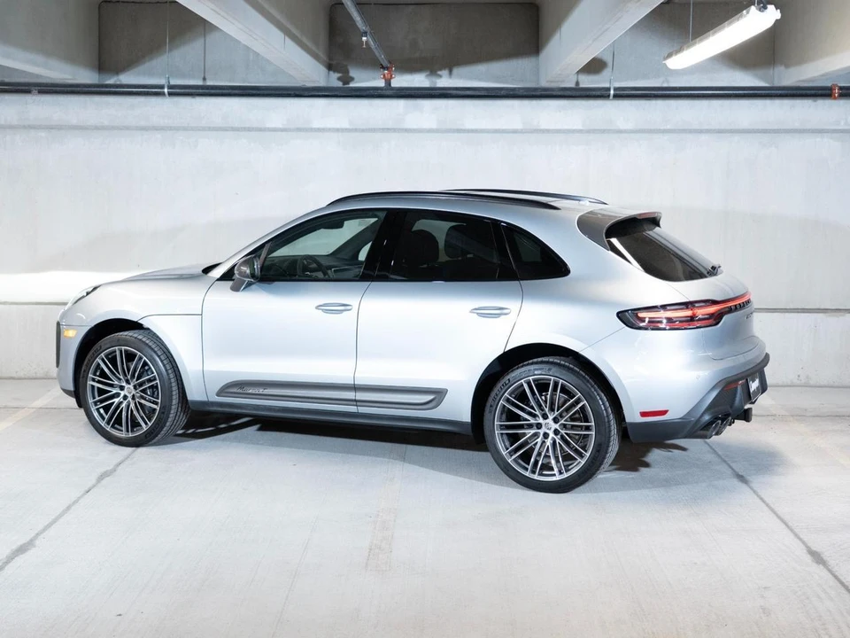 2026 Porsche Macan T - Image 3 of 29
