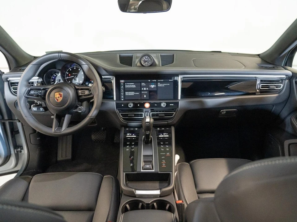 2026 Porsche Macan T - Image 26 of 29