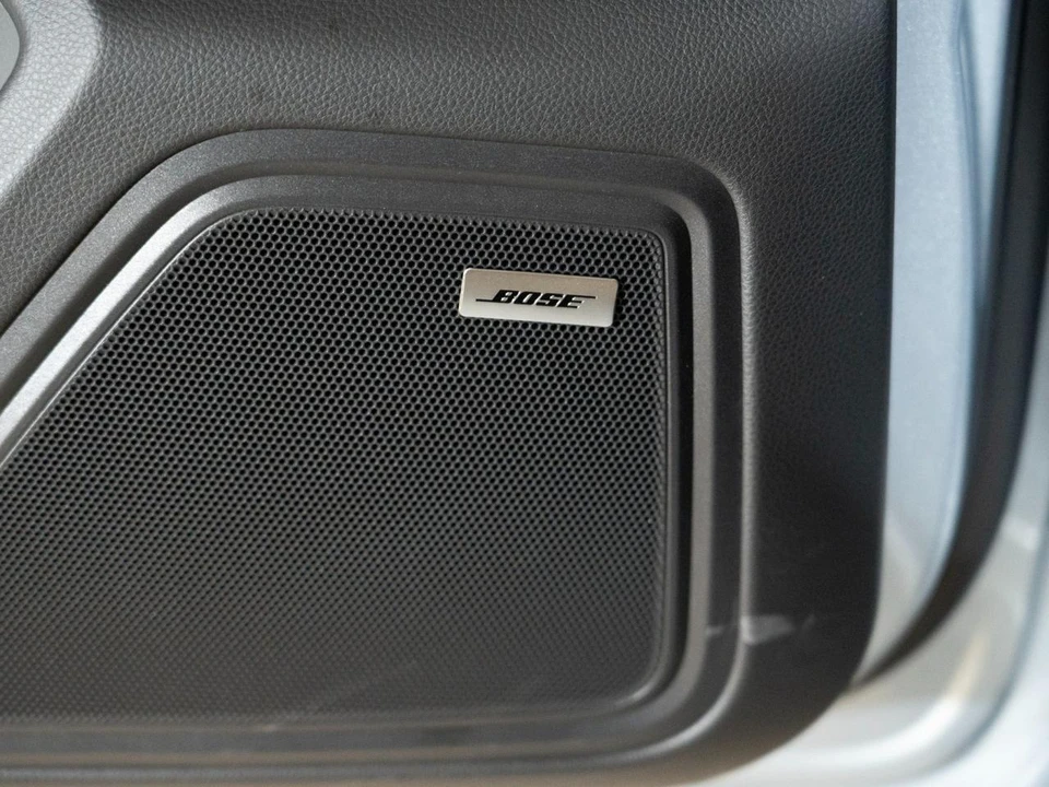 2026 Porsche Macan T - Image 18 of 29