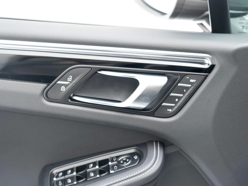 2026 Porsche Macan T - Image 22 of 31