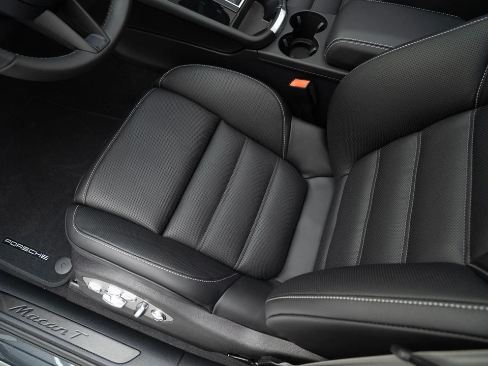 2026 Porsche Macan T - Image 16 of 31