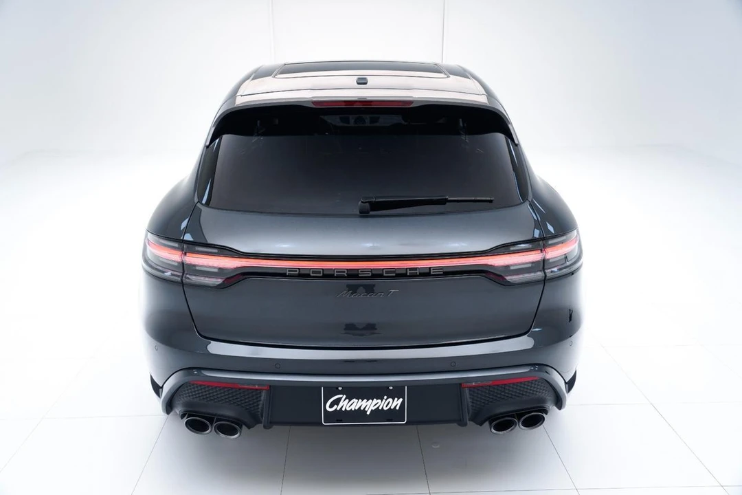 2026 Porsche Macan T - Image 10 of 31