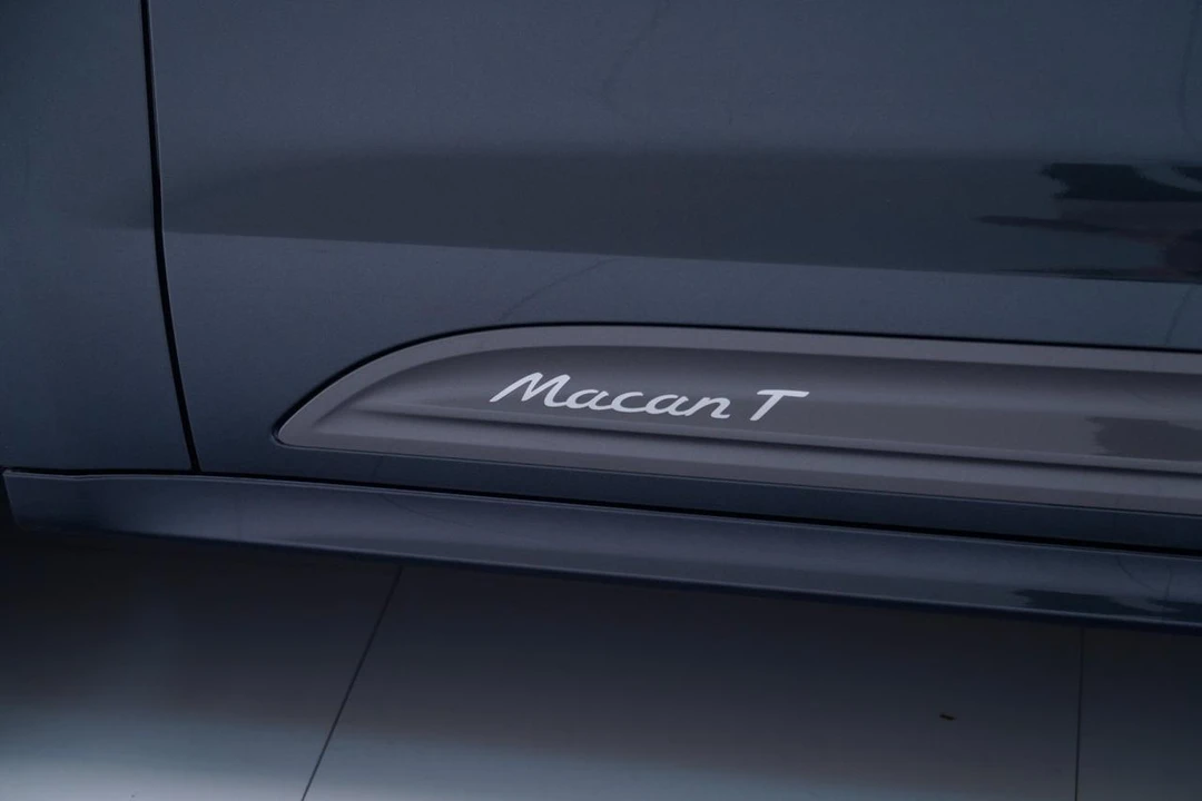 2026 Porsche Macan T - Image 13 of 31