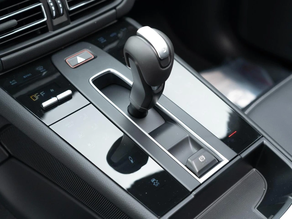 2026 Porsche Macan T - Image 27 of 31