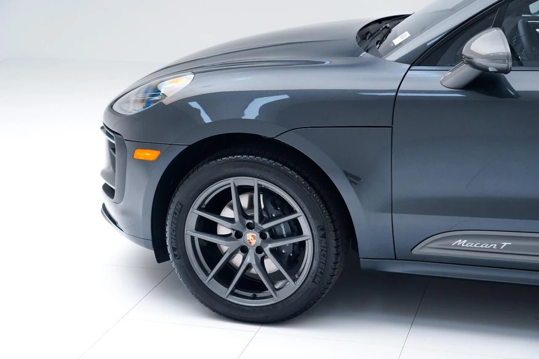 2026 Porsche Macan T - Image 11 of 31