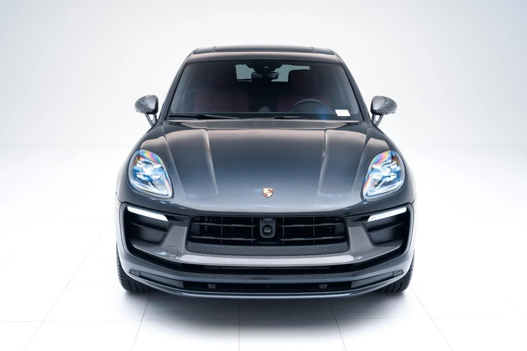 2026 Porsche Macan T - Image 6 of 31