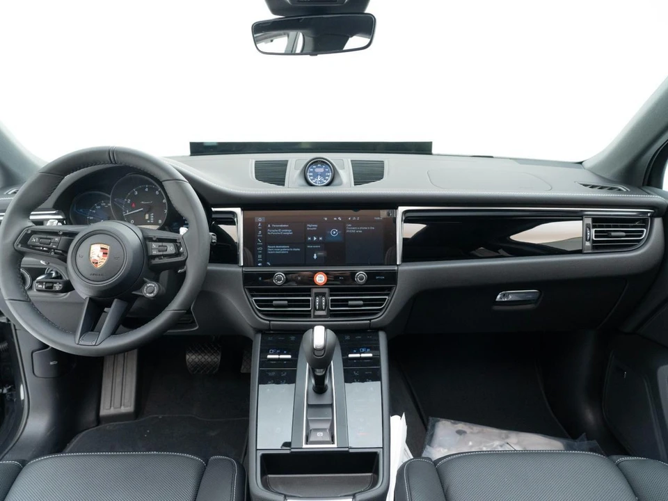 2026 Porsche Macan T - Image 17 of 31
