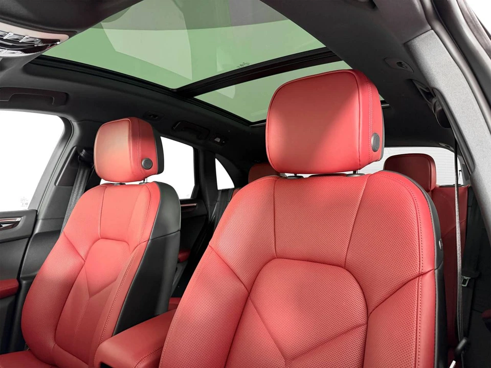 2026 Porsche Macan T - Image 5 of 5