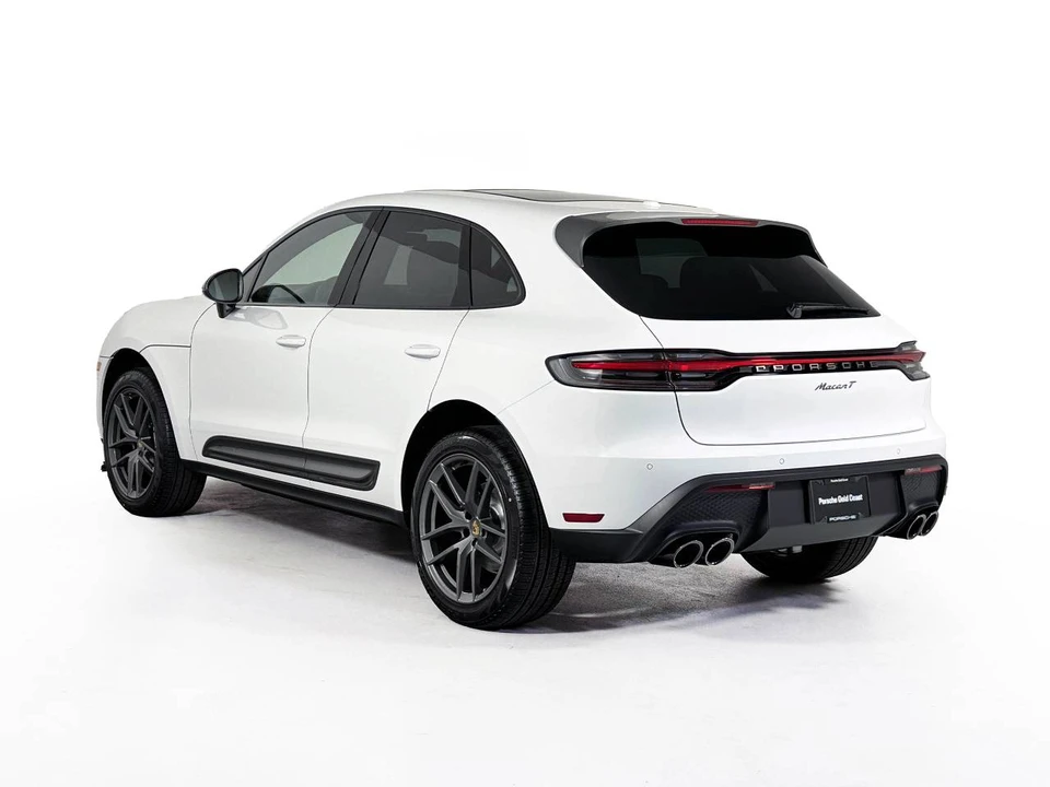 2026 Porsche Macan T - Image 3 of 5