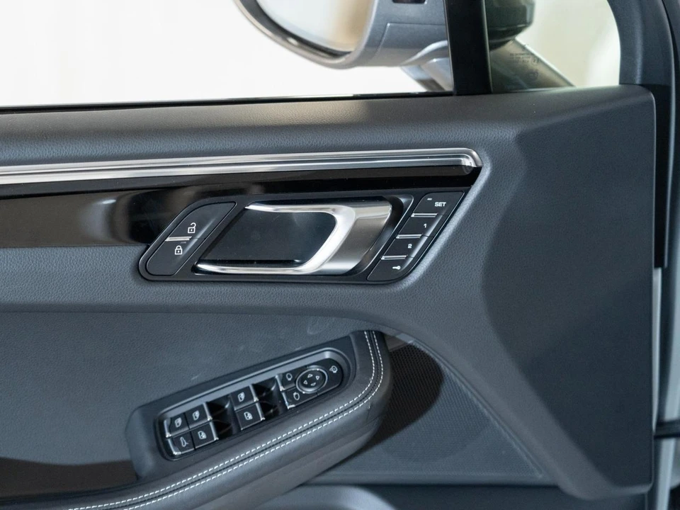 2026 Porsche Macan T - Image 17 of 29