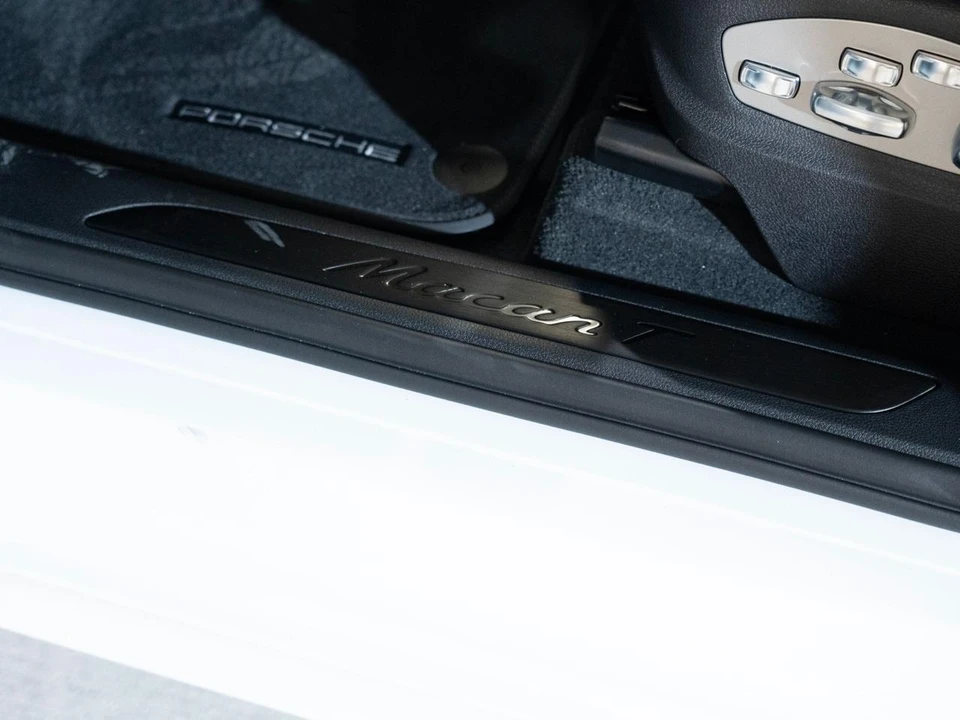 2026 Porsche Macan T - Image 12 of 29