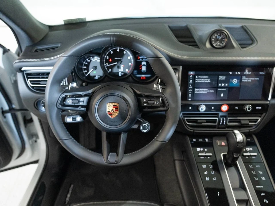 2026 Porsche Macan T - Image 28 of 29