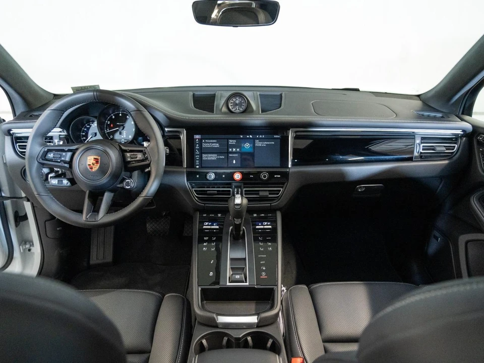 2026 Porsche Macan T - Image 26 of 29