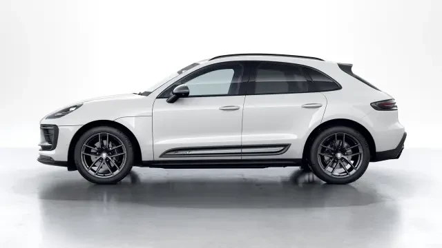 2026 Porsche Macan T - Image 14 of 31