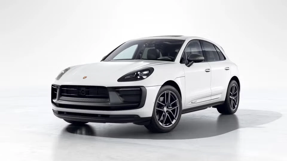 2026 Porsche Macan T - Image 3 of 31