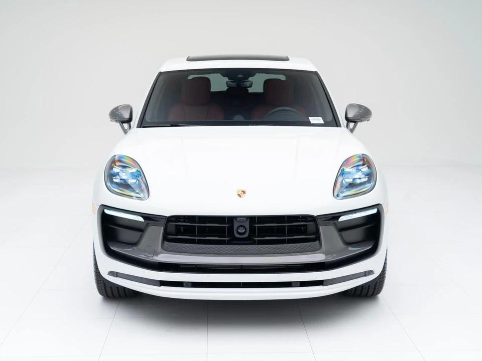 2026 Porsche Macan T - Image 6 of 31