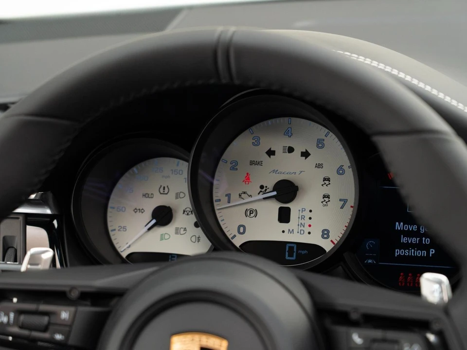 2026 Porsche Macan T - Image 30 of 31