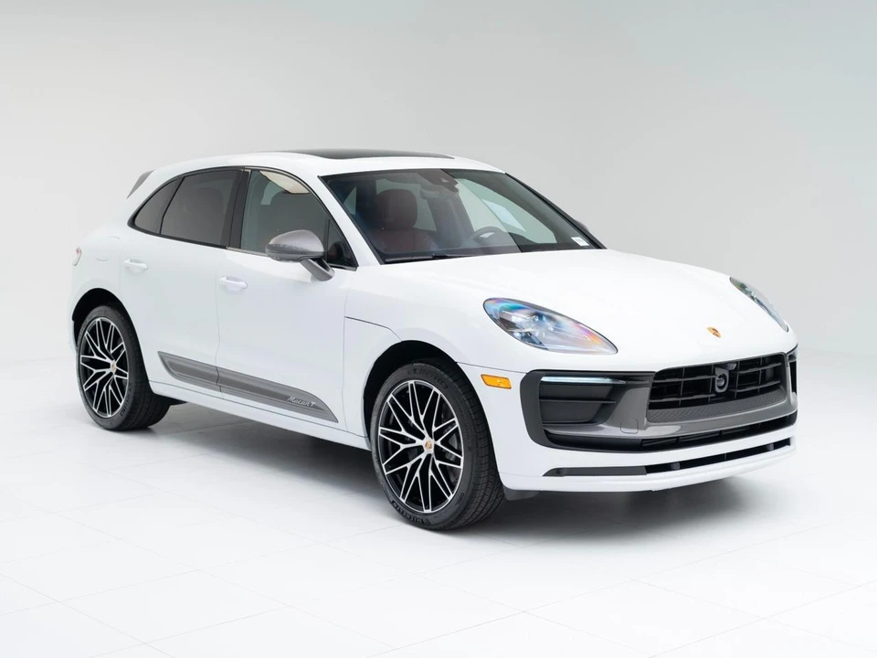 2026 Porsche Macan T - Image 7 of 31