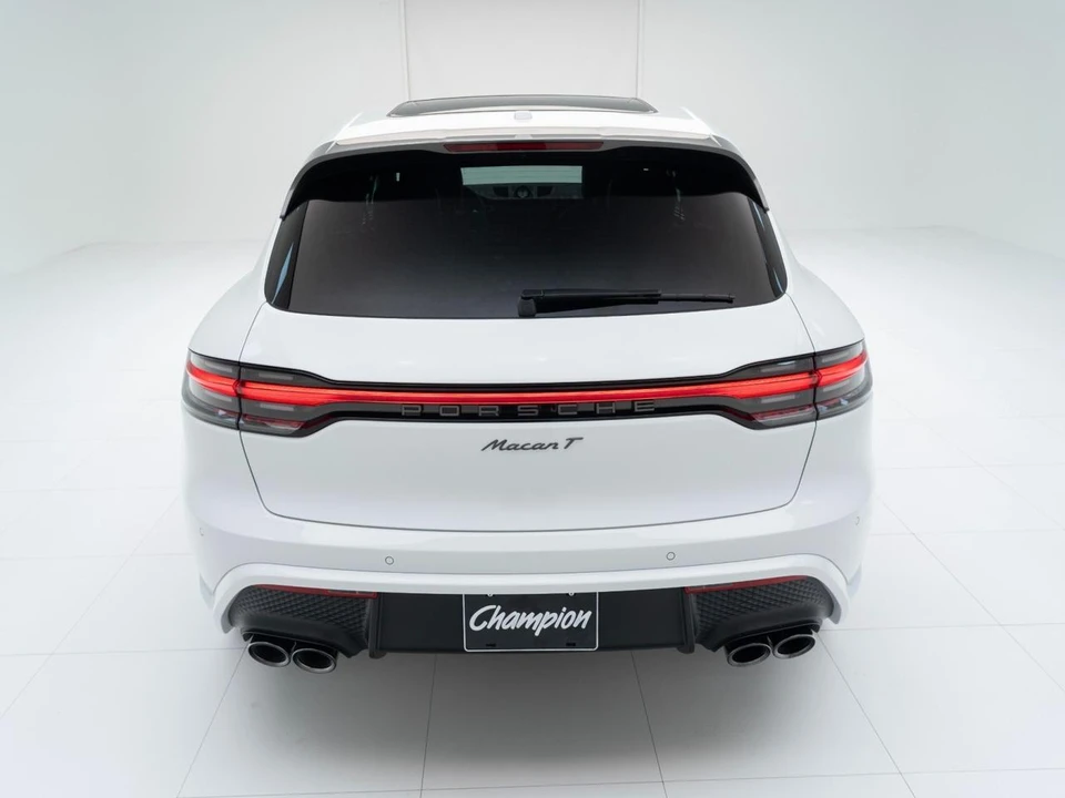 2026 Porsche Macan T - Image 10 of 31