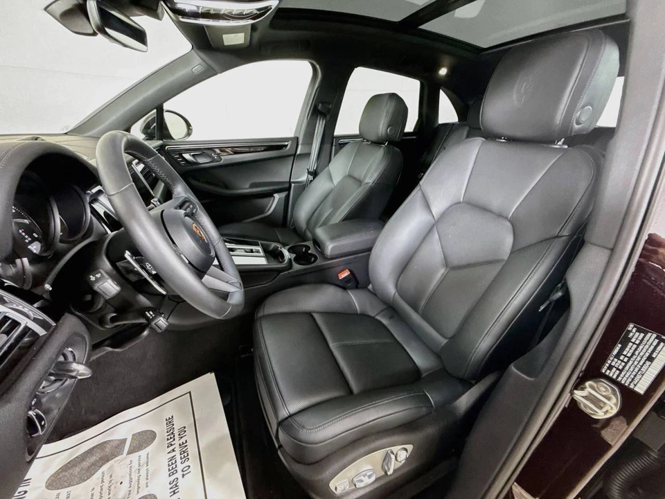 2026 Porsche Macan T - Image 5 of 5