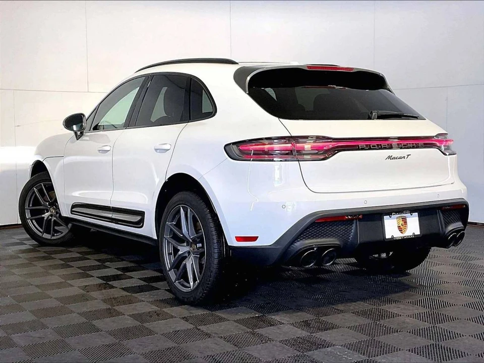 2026 Porsche Macan T - Image 3 of 5