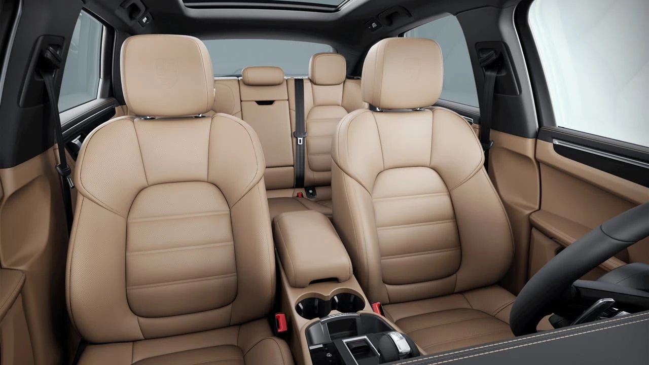 2026 Porsche Macan T - Image 10 of 10