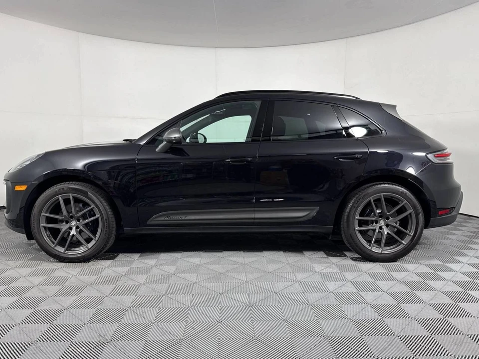 2026 Porsche Macan T - Image 2 of 5