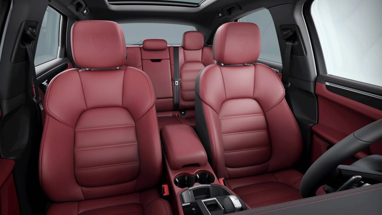 2026 Porsche Macan T - Image 10 of 10