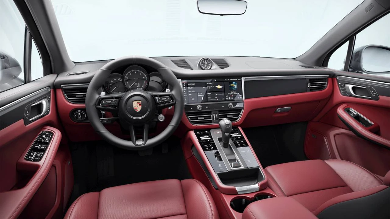2026 Porsche Macan T - Image 9 of 10