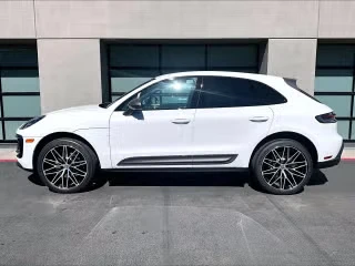 2026 Porsche Macan T - Image 9 of 31