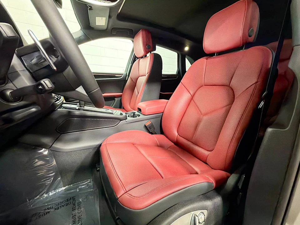 2026 Porsche Macan T - Image 5 of 5