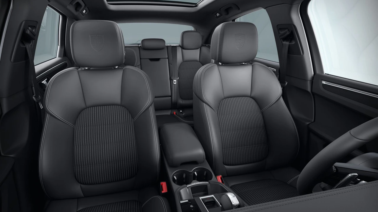2026 Porsche Macan T - Image 5 of 12