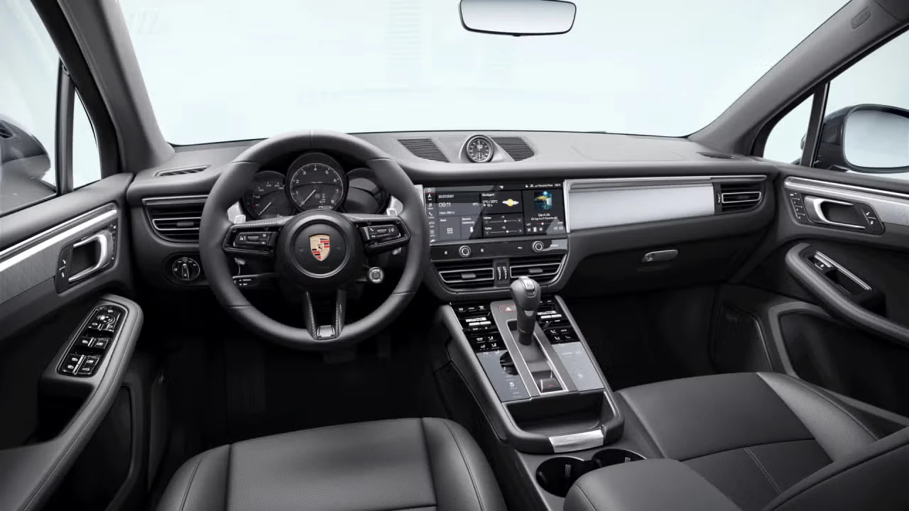 2026 Porsche Macan - Image 28 of 30