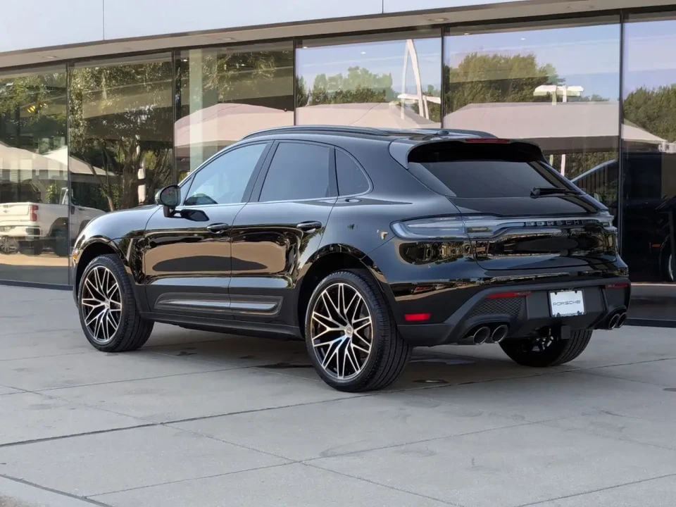 2026 Porsche Macan T - Image 3 of 6